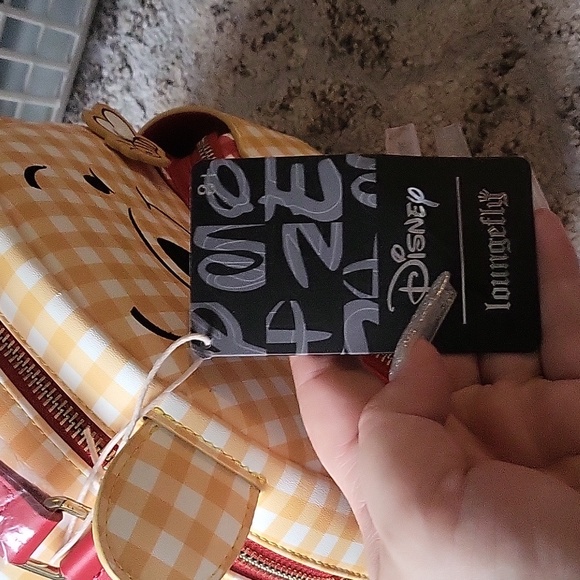 Winnie the pooh loungefly backpack - Picture 3 of 5